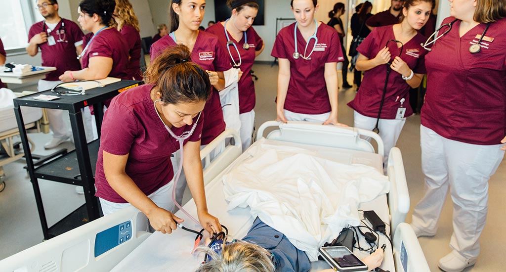 Ramapo nursing students in SIM lab