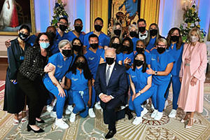 Nursing Alumnus and Co-Workers Bring ‘a Little Christmas’ to the White House