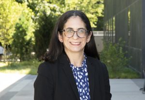 Headshot of Dr. Jessica Saunders outside